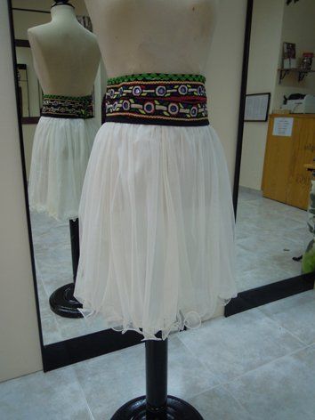 Falda étnica confeccionada con telas de India y tul