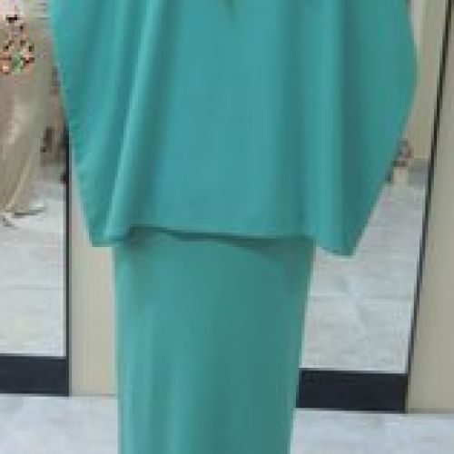 Vestido largo con capa (trasero)