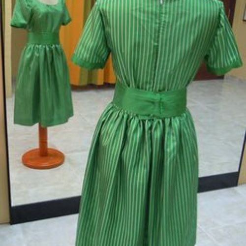 Vestido fruncido con fajín (trasero)