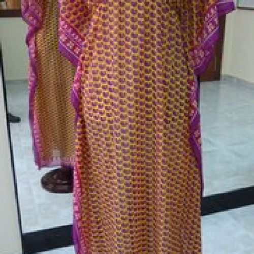 Caftán confeccionado con tela de sari