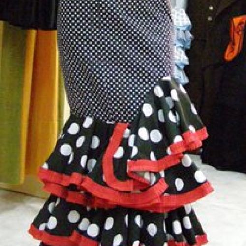 Falda rociera combinando tres colores