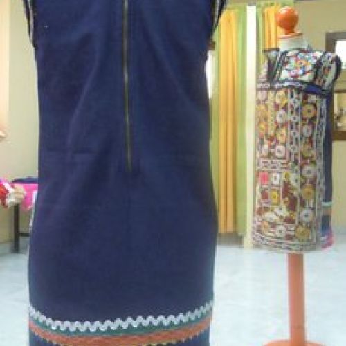 Vestido realizado con tela india y vaquera, trasero (2)