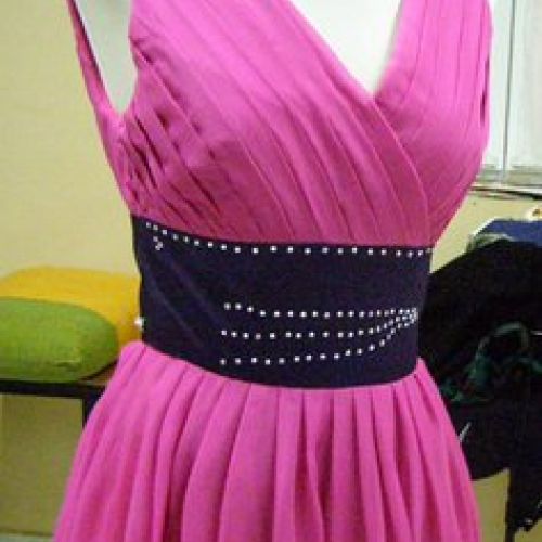 Vestido rosa y fajín morado, proceso bordado con pedreria y swaroski, 1 (confeccionado en el año 2012)