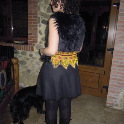 Chaleco étnico de pelo de conejo de angora con adornos de abalorios afganos (trasero)