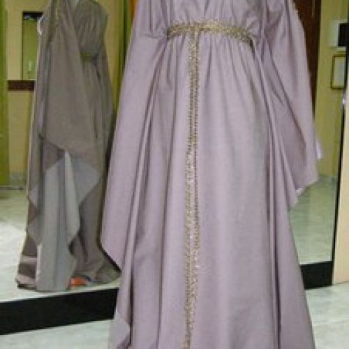 1  Traje para recreacionismo medieval, se uso como modelo para su confección uno de los traje que aparece en la pelicula "El rey Arturo" de Antoine Fuqua (1)