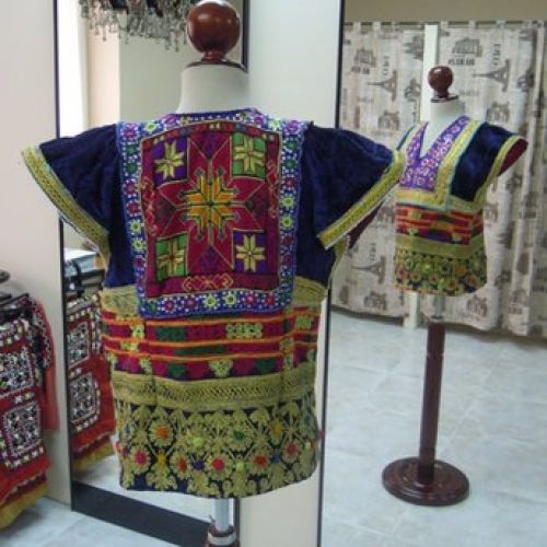 Top confeccionado con telas afganas (trasero)