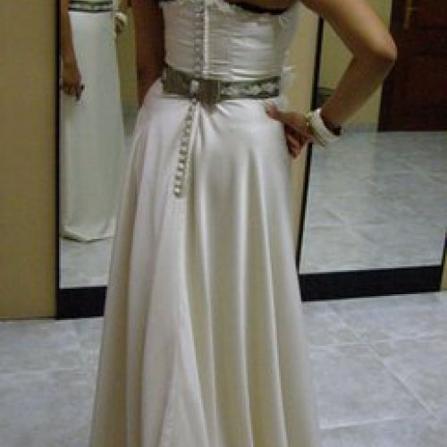 4  Resultado final: Vestido de novia (trasero)