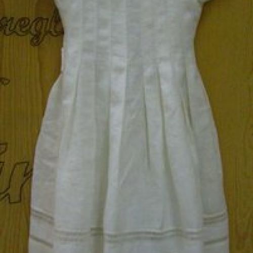 Vestido comunión con vainica hecha a mano, delantero