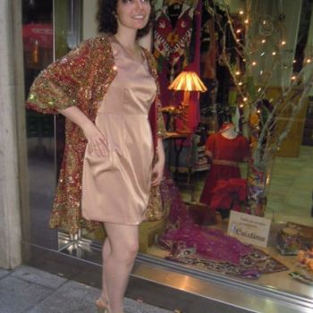 Vestido básico confeccionado en satén