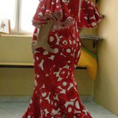 Traje de flamenca rojo, trasero, sin chaquetilla (confeccionado en el año 2011)