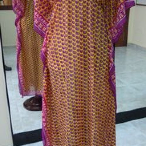 Caftán confeccionado con tela de sari