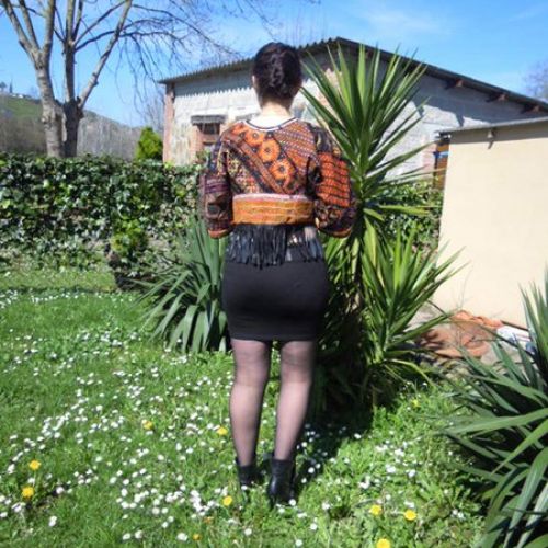 Chaqueta étnico vintage confeccionada con telas de Afganistán y flecos de cuero (4)