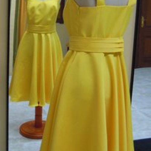 Vestido amarillo (trasero)