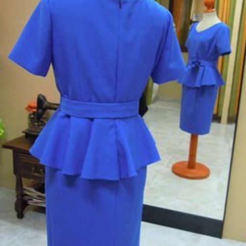 Vestido con sobrefalda (trasero)