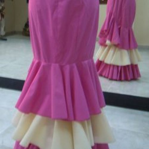 Falda rociera con combinación de dos colores (trasero)