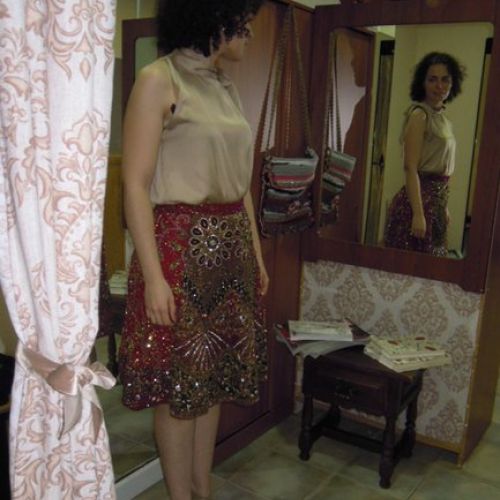 Falda joya confeccionada con patchwork de telas de India (detalle lateral)