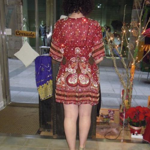 Abrigo vestido joya confeccionado con  saree de India (trasero)